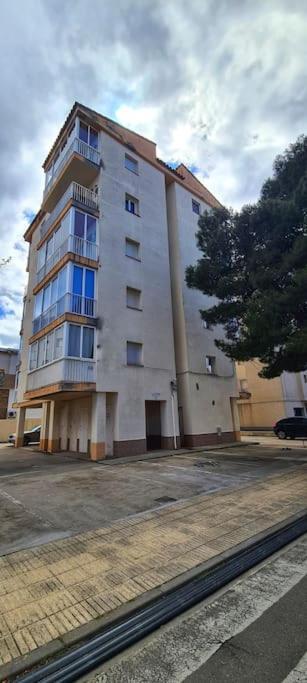 Sunrisemare Vacational Studio Roses Exterior photo